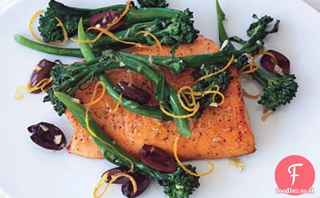 Salmerino artico scottato con Broccolini, Olive e Aglio