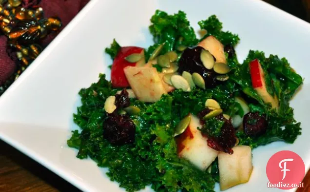 Insalata di cavolo autunno con vinaigrette di mirtilli rossi