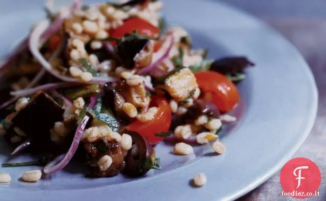 Insalata mediterranea di melanzane e orzo