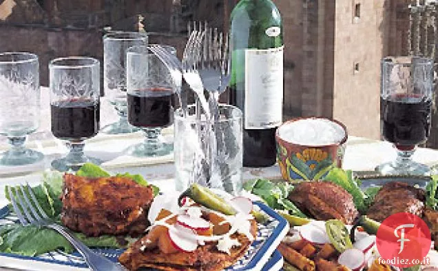 Enchiladas di pollo, patate e carote con salsa Ancho-Guajillo Cile