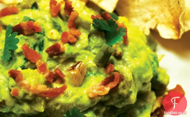 Guacamole con pancetta, rampe alla griglia (o cipolle verdi) e Tomatillos arrosto