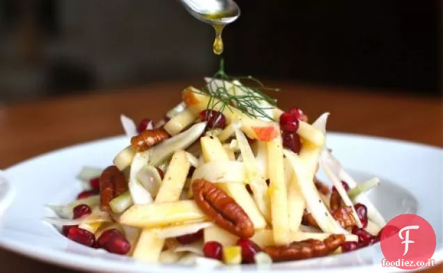Insalata di cavolo con salsa di semi di papavero d'acero
