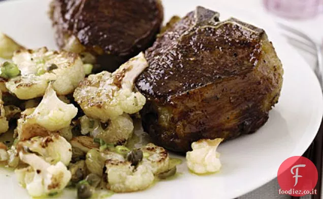 Costolette di agnello con cavolfiore e uvetta