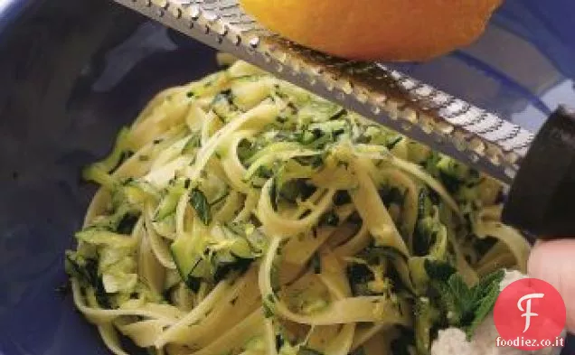 Fettuccine con Zucchine Tritate, Ricotta Fresca e Scorza di Limone