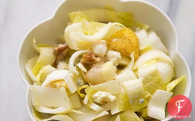 Insalata di Indivia con Noci, Pere e Gorgonzola