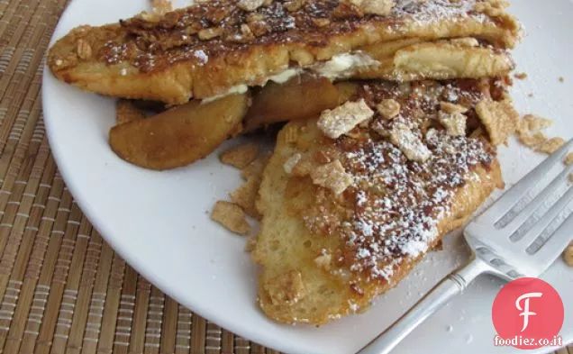 Cannella Toast Crunch® rivestito mela farcito French Toast