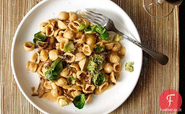 Pasta con Funghi, Cavoletti di Bruxelles e Parmigiano