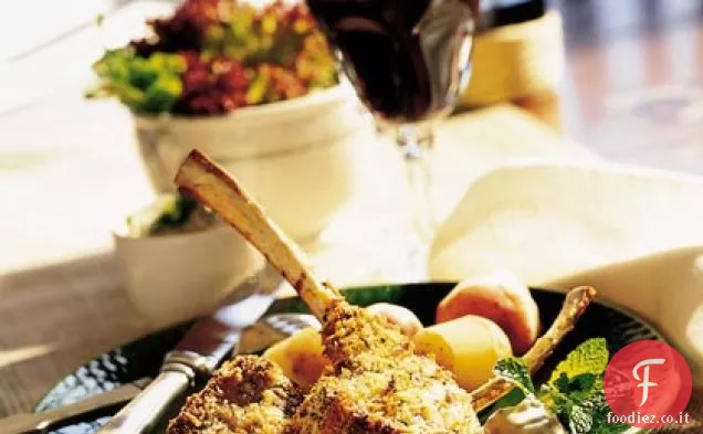 Costolette di agnello al parmigiano alle erbe con Menta Aioli