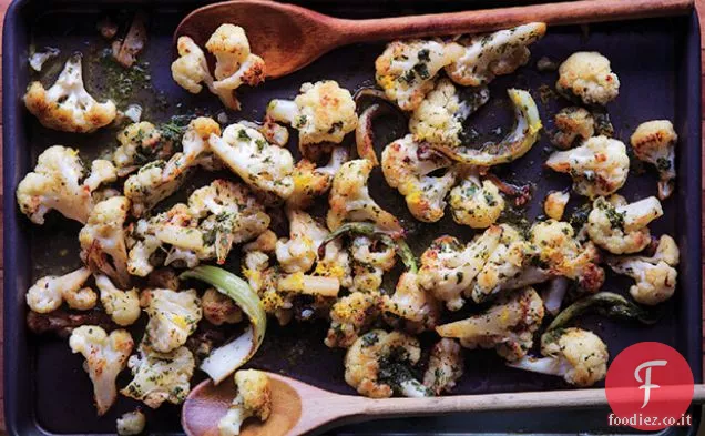 Cavolfiore arrosto con condimento al limone e prezzemolo