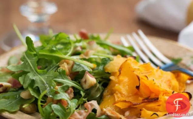 Nastri di zucca arrosto con rucola, pancetta e insalata di nocciole