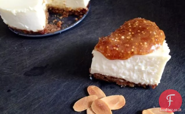 Cheesecake al formaggio di capra con marmellata di fichi