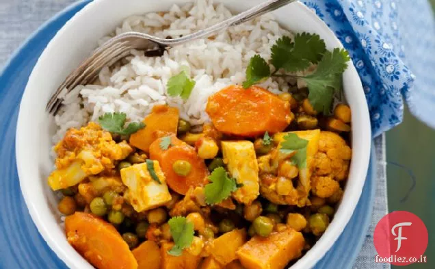 Curry di verdure Sambar ispirato all'India meridionale