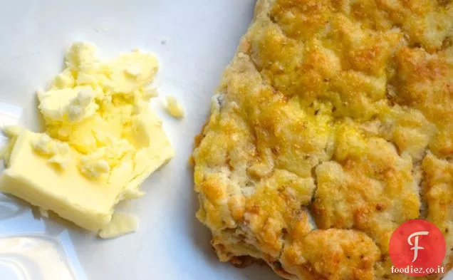 Focaccine di formaggio blu e cipolla caramellata