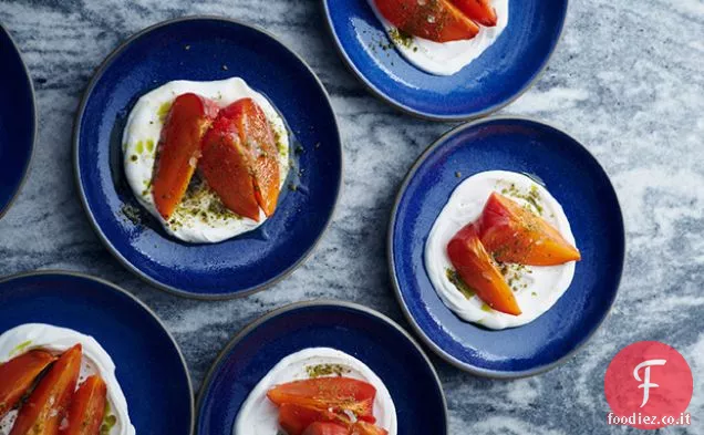 Cachi con Yogurt Greco e Pistacchi