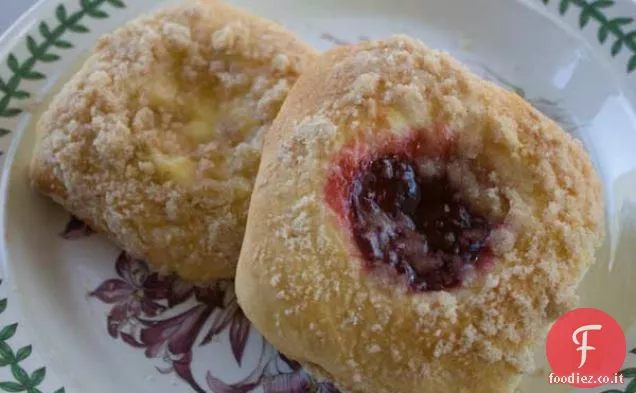 Kolaches morbidi e soffici con una crosta sottile