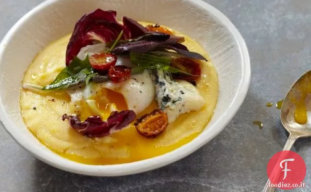 Polenta Con Insalata Invernale, Uovo in camicia, e Formaggio Erborinato Da ' Festa