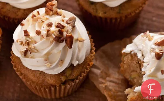 Cupcakes di zucchine con glassa di burro piccante