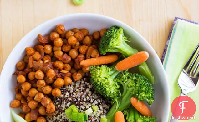 Ciotola di ceci e broccoli con Salsa Tahini