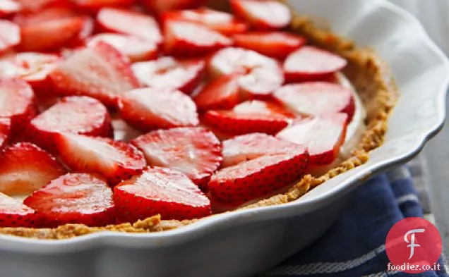 Torta di fragole vegana senza cottura