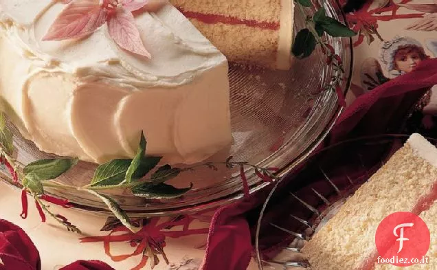Torta alla crema al cioccolato bianco al lampone