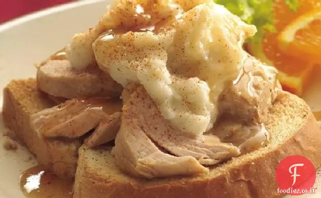Panini per la cena con tacchino a faccia aperta a fornello lento