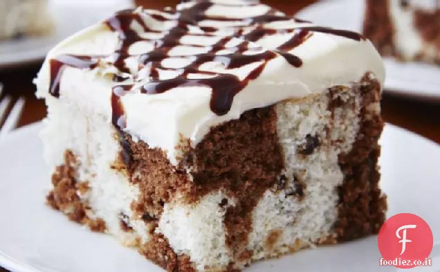 Torta di marmo con scaglie di cioccolato