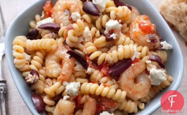 Pasta greca con gamberi, Feta, pomodori e olive