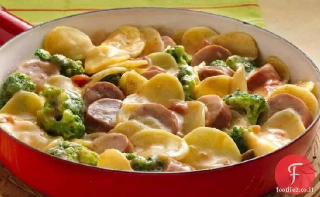 Padella di patate, broccoli e salsiccia