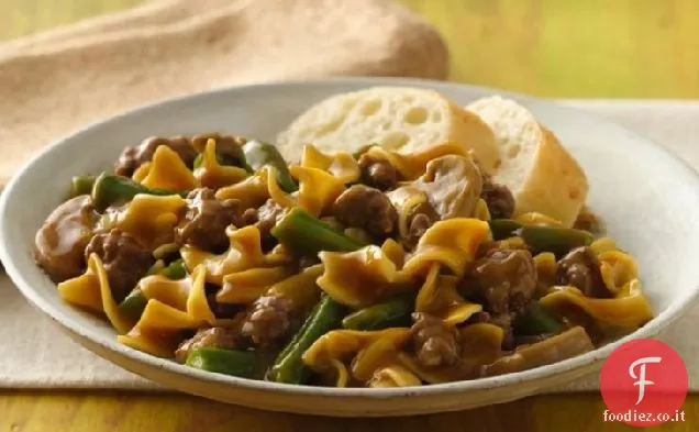 Cena di pasta di fagioli verdi e manzo