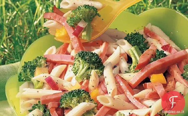 Insalata di prosciutto e pasta italiana