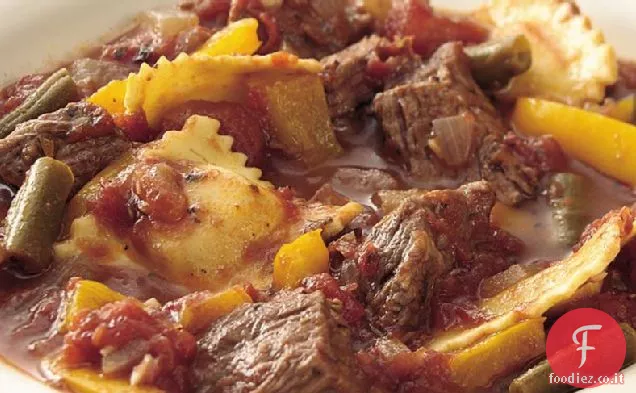 Stufato di manzo e ravioli italiani