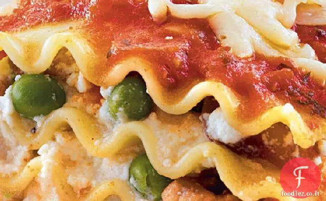 Nastri di lasagne di piselli e funghi