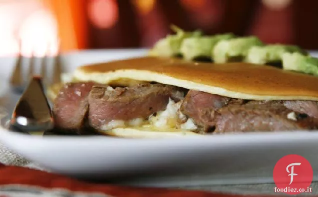 Tacos per colazione con bistecche e formaggio blu