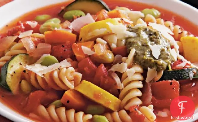 Minestrone dell'amante vegetariano a fornello lento