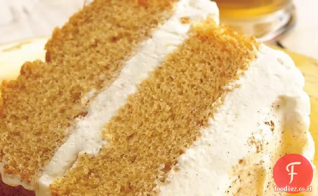 Torta di cibo angelo di zucca con ripieno di crema allo zenzero