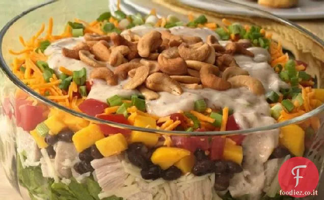 Insalata di pollo caraibica a strati senza glutine