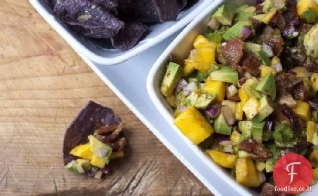 Salsa di mango e avocado con pancetta piccante