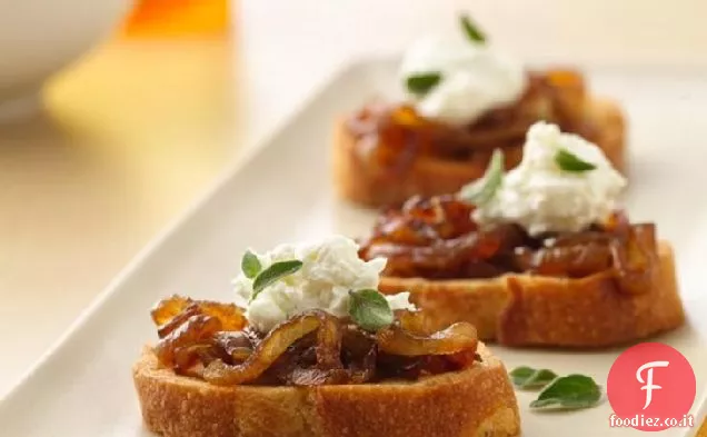 Crostini di Cipolla e Caprino Caramellati