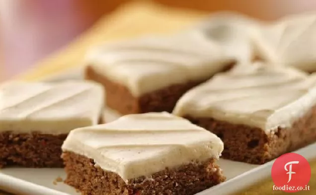 Barrette di torta di carote con glassa di crema di formaggio alla cannella