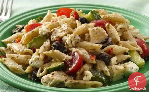Insalata di pollo e pasta mediterranea