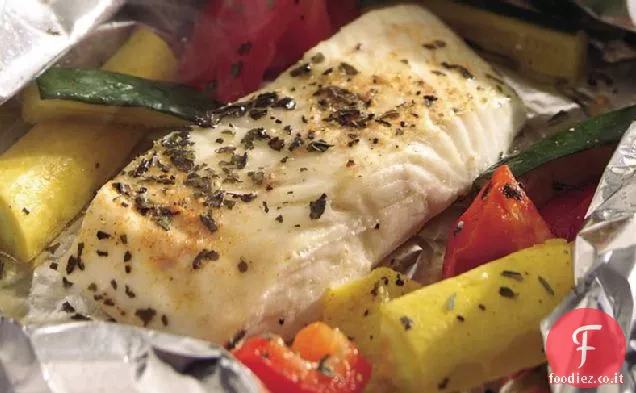 Confezioni di limone Pepe Halibut e Squash Foil alla griglia