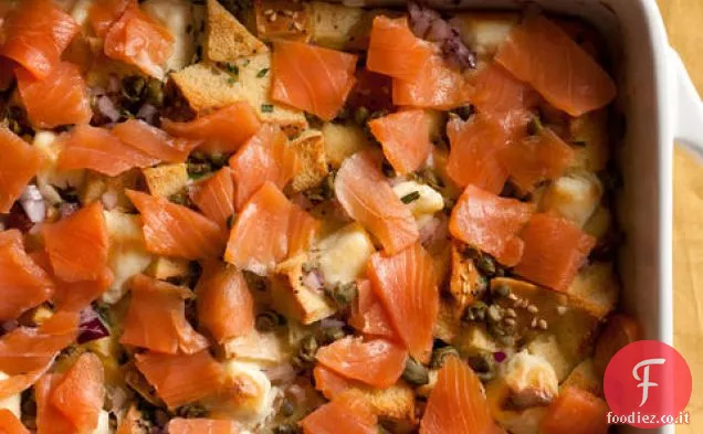 Salmone affumicato e Bagel colazione casseruola