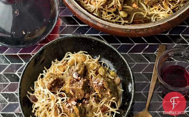 Stufato di agnello marocchino con noodles