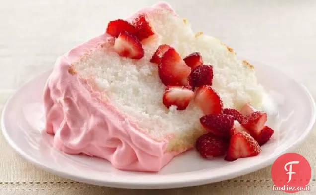 Torta di angelo alla crema di fragole