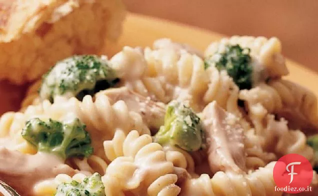 Casseruola di rotini di tacchino a cottura lenta