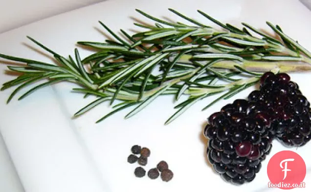 Costolette di agnello aglio-rosmarino con salsa balsamica di more