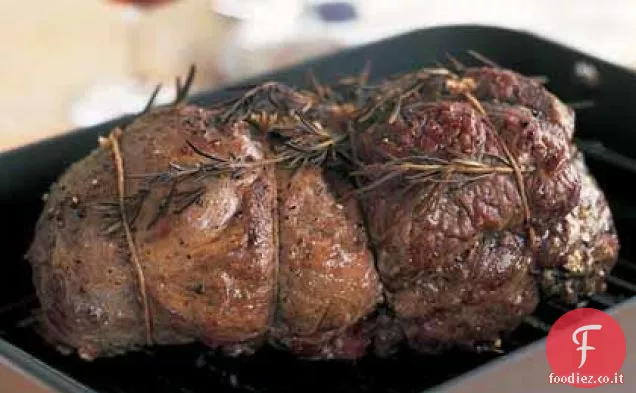 Coscia d'Agnello arrosto mediterranea con salsa al vino rosso