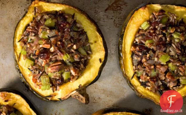 Zucca di ghianda arrostita con ripieno di riso selvatico