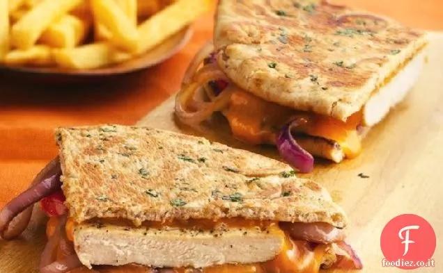 Panini con pollo alle erbe e formaggio