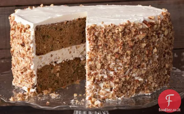 Torta a strati di zucchine con glassa al burro piccante